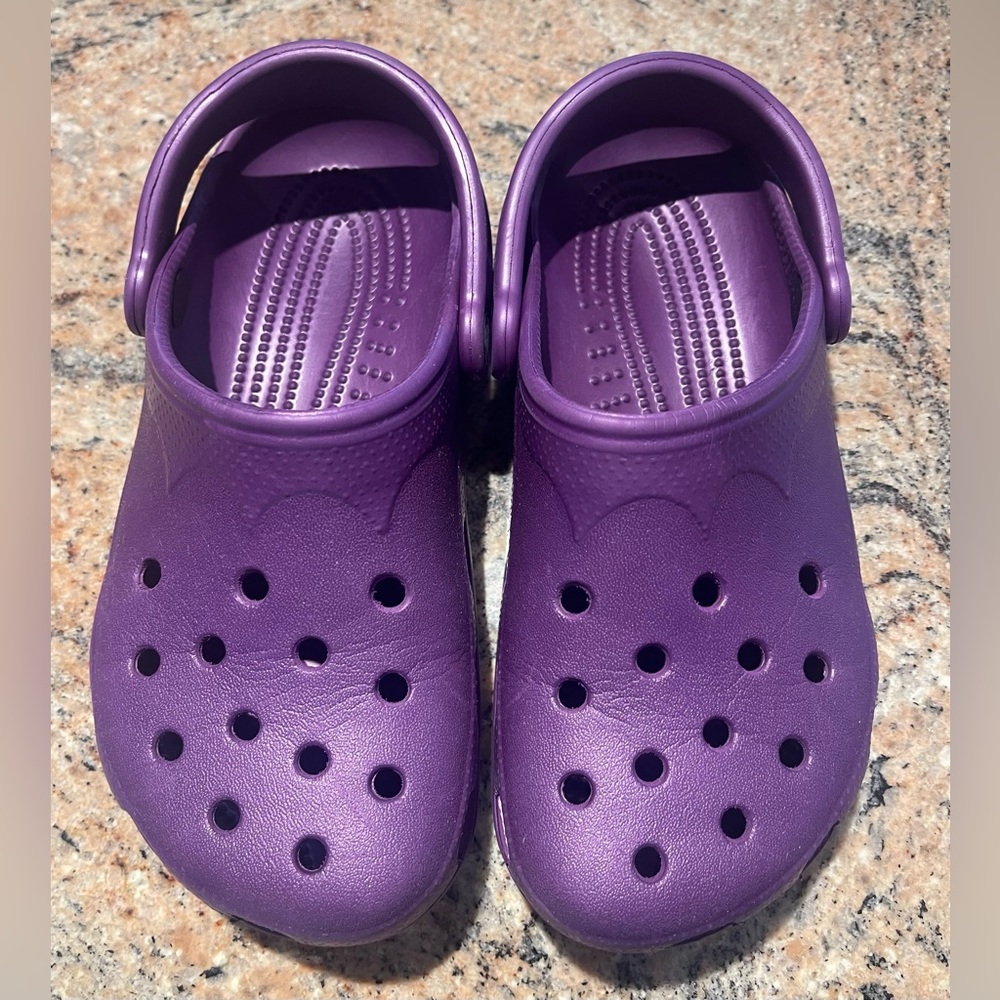 Women's Crocs Size XS (4-5) Eggplant color